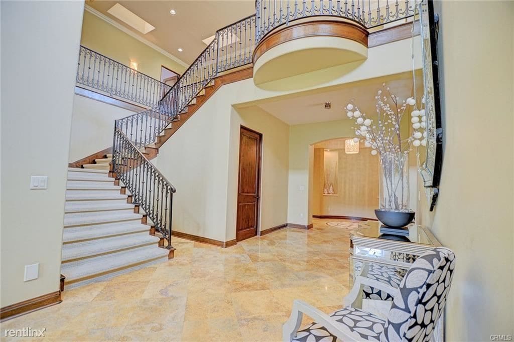 Primary Photo - 7 br, 8 bath House - 69 W Longden Ave