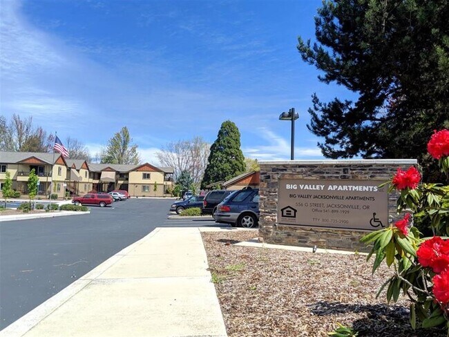 Foto del edificio - 556 G St