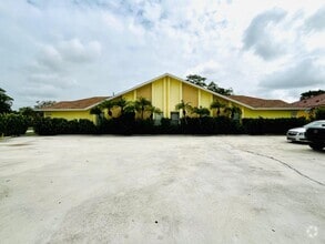 Building Photo - 13711 Yarmouth Ct