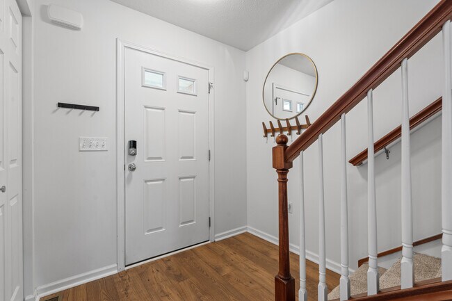 Foto del edificio - 111 Hermitage Ct
