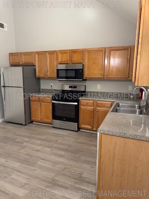 Building Photo - Welcome to this beautiful 3-bedroom, 2-bat...