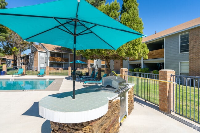 Pool - Wind Tree