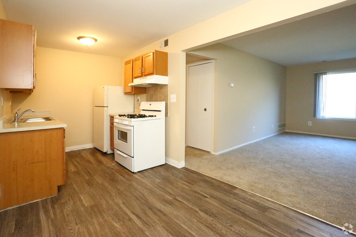 Chestnut Lake Apartments in Ypsilanti, MI