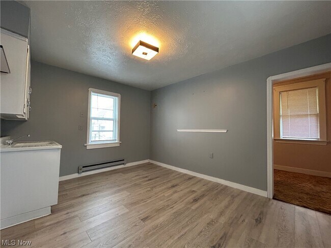 Building Photo - 3272 W 98th St