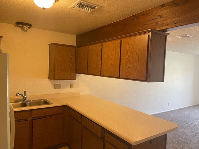 Foto del edificio - El Condo unit 1 bed, 1 & 3/4 bath