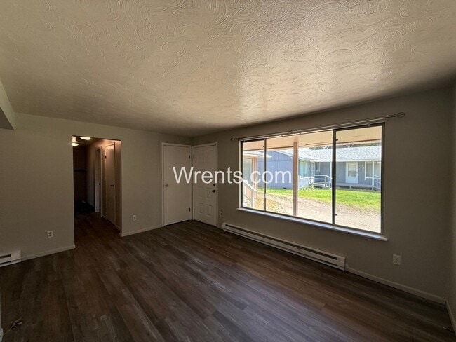 Building Photo - 2909-2911 E Rockwell