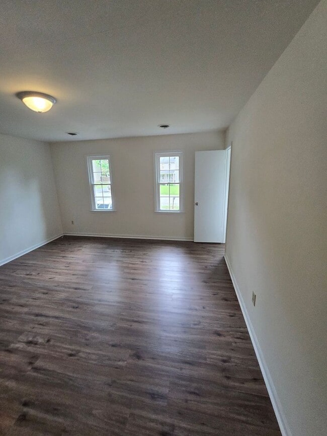 Building Photo - AVAILABLE NOW IN PRINCE GEORGE COUNTY >>>V...