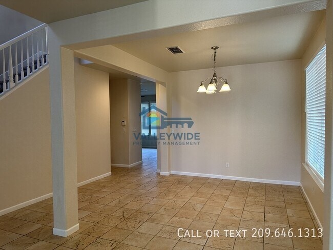 Foto del edificio - 274 Finchwood Dr