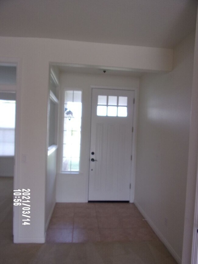Building Photo - Jensen's Ranch Single Story Home with View...
