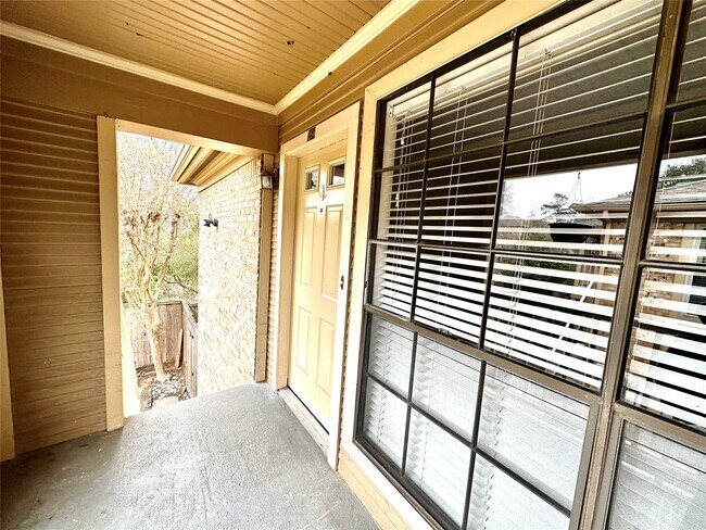 Foto del edificio - 1311 Antoine Dr