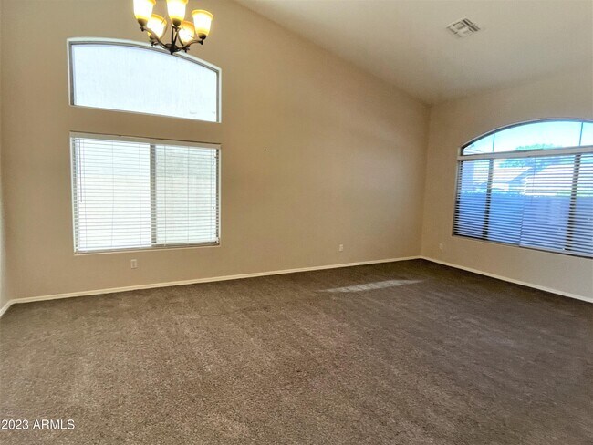 Building Photo - 1121 S Western Skies Dr