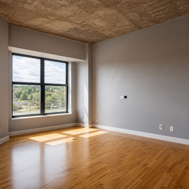 Building Photo - 1122 W Catalpa Ave