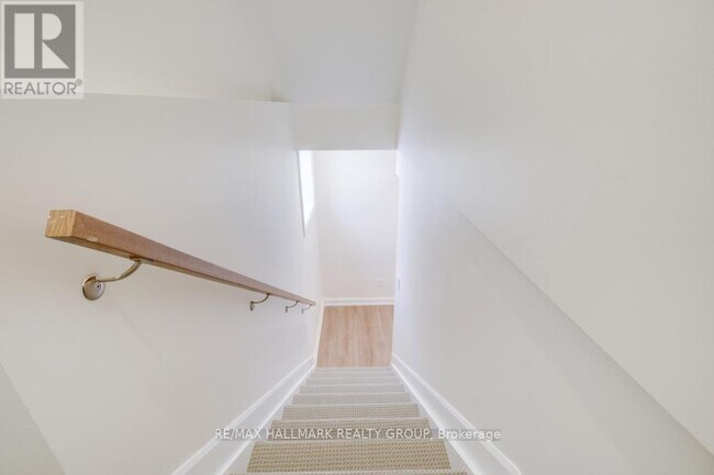 Photo du bâtiment - 956 Fisher Ave