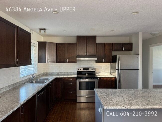 Building Photo - Upper Home - Utilities Included