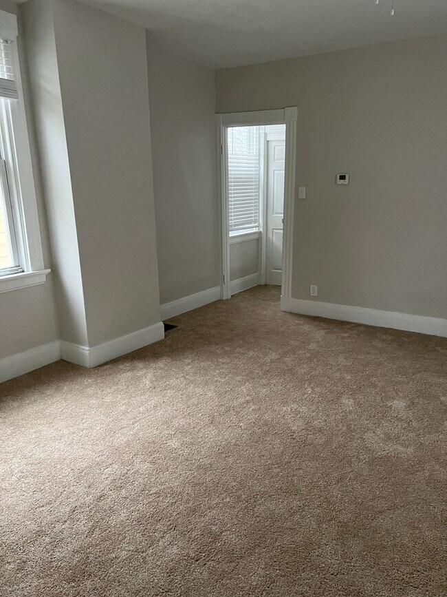 Building Photo - 1911 Elm Ave