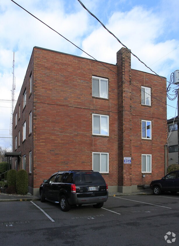 Building Photo - 1709 E Union St