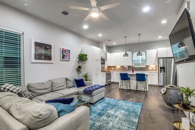 Foto del edificio - 2517 Hollister Rd
