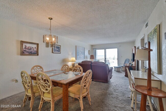 Foto del edificio - 2711 N Halifax Ave