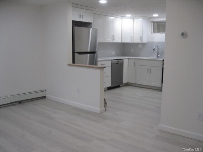 Foto del edificio - 525 Lake Rd