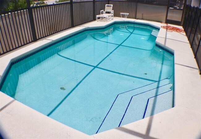 Foto del edificio - 655 Knollwood Dr