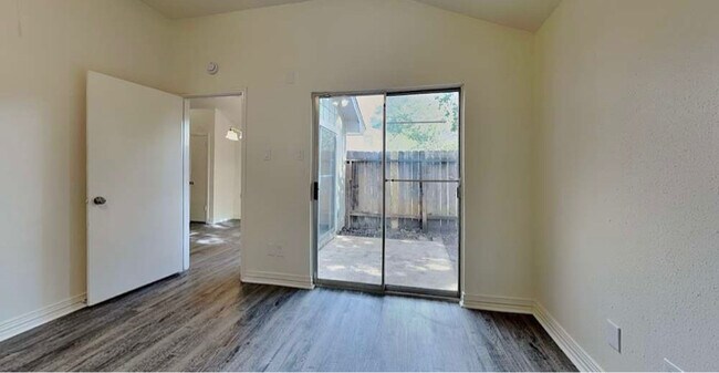 Foto del edificio - 20603 Sycamore Crest Ln