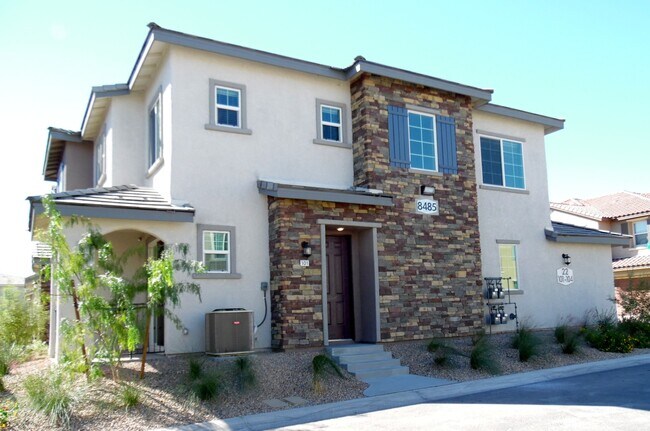 Building Photo - Mountains Edge Townhome