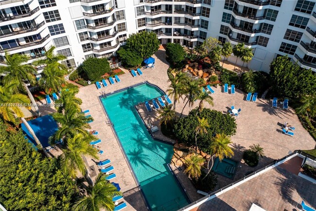 Foto del edificio - 3600 Mystic Pointe Dr