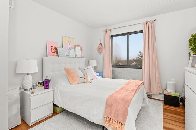 bedroom 2 - 60 Strawberry Hill Ave
