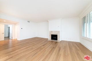 Foto del edificio - 125 S Elm Dr