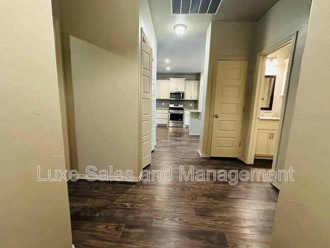 Foto del edificio - 11302 Coachmans Rd