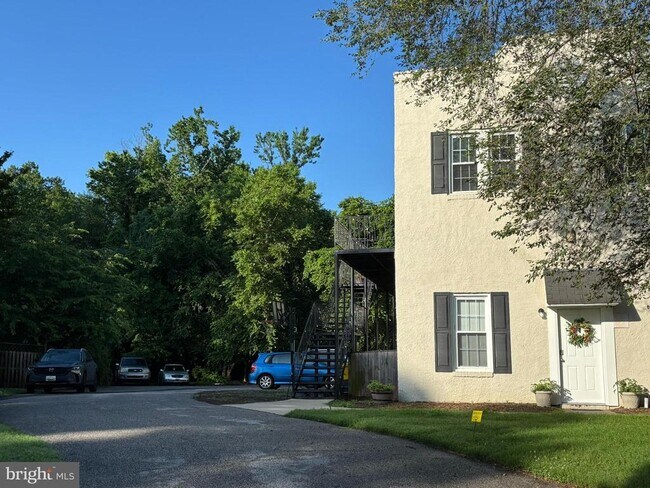 Building Photo - 321 Magothy Rd