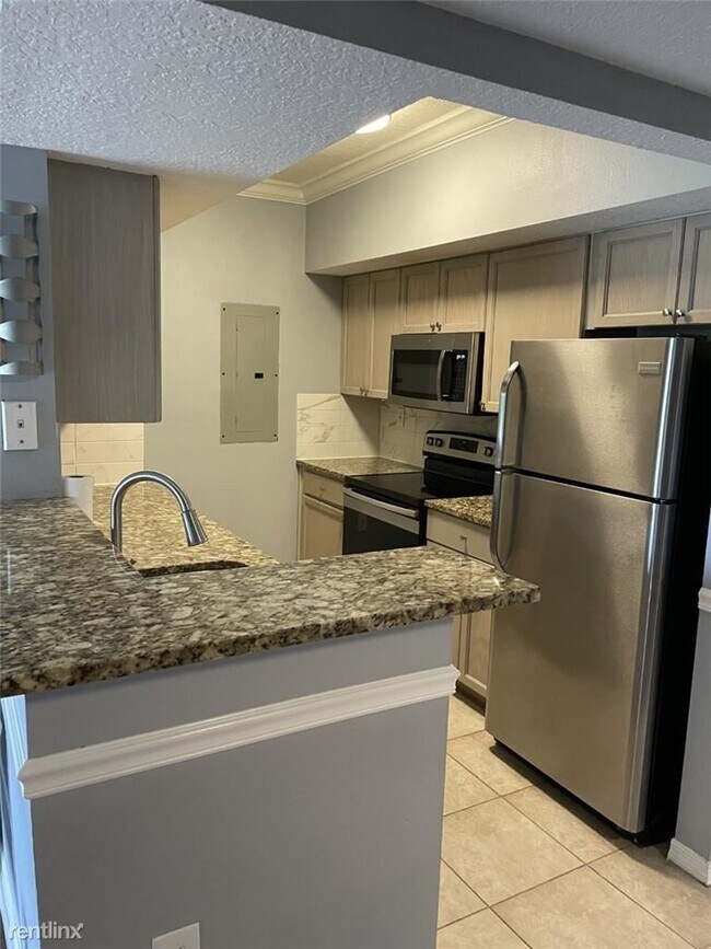 Foto del edificio - 3 br, 2 bath Condo - 231 SW 116th Ave # 19...