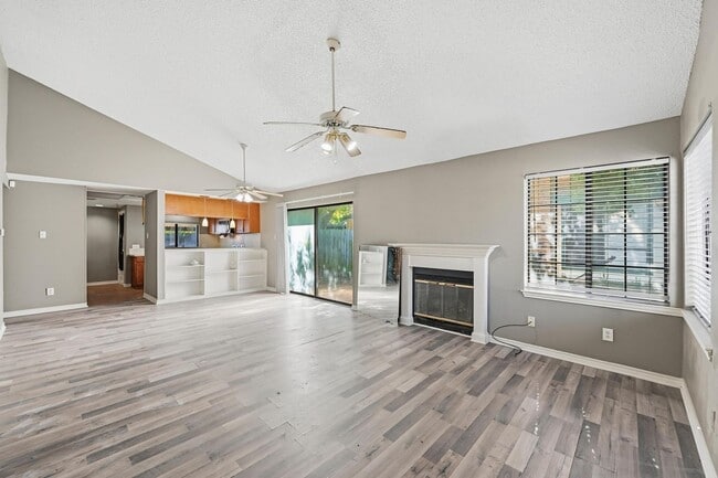 Foto del edificio - Upgraded Duplex in Arlington!