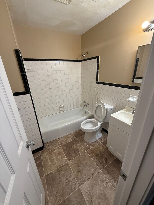 Foto del edificio - 2505 Rosebrier Ave