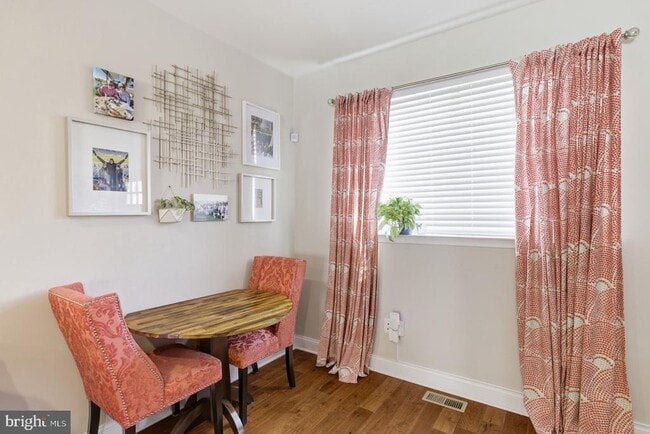 Building Photo - 2249 Kimball St