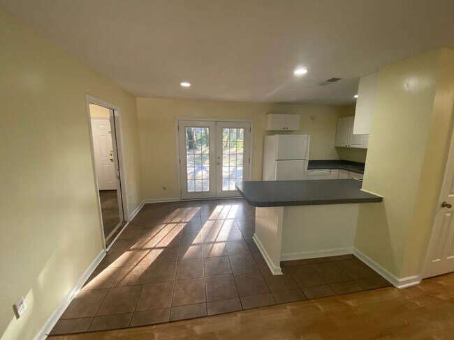 Building Photo - Charming 3BR Brick Home near Sandfly with Fully Fenced Backyard