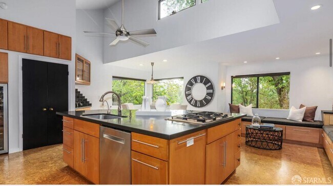 Building Photo - 16 Toledo Ct