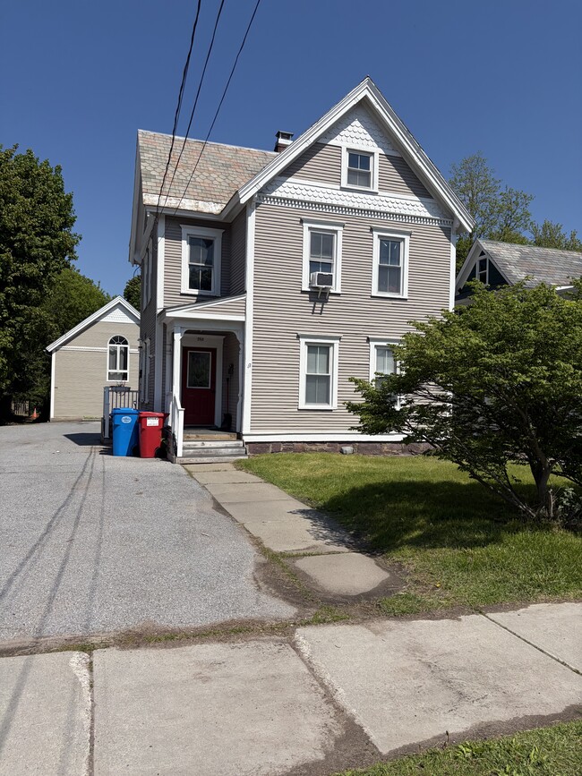 Building Photo - 268 Colchester Ave