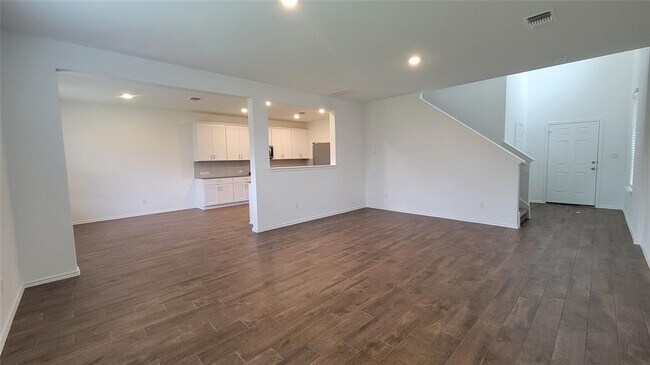 Building Photo - 304 Redonda Dr