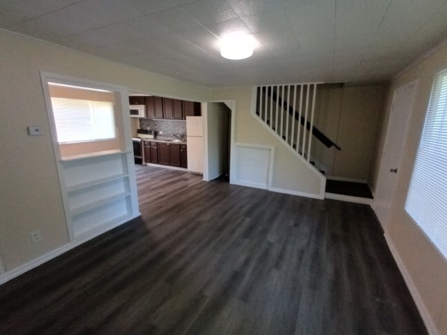 Building Photo - 2265 Delton Ct