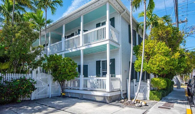 Building Photo - 120 Angela St