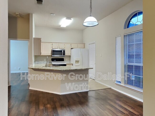 Building Photo - 824 Carrington Dr
