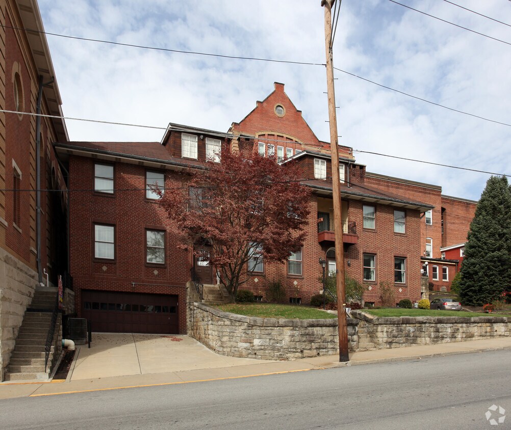 405407 Jackson St, Fairmont, WV 26554 Apartments in Fairmont, WV