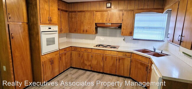 Foto del edificio - 3 br, 3 bath House - 405 Karla Drive