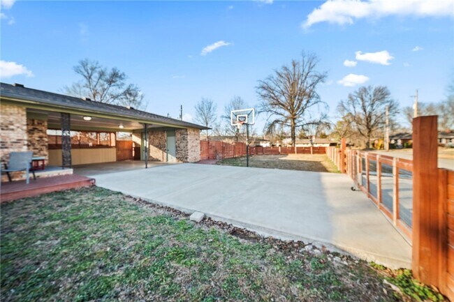 Foto del edificio - 1202 SW B St