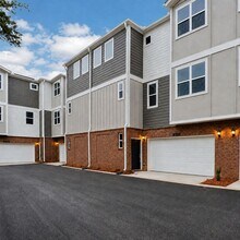 Building Photo - 8929 Sharonbrook Dr