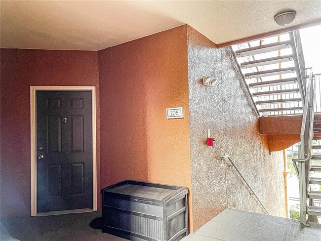 Photo - 6149 Metrowest Blvd (Orlando, FL) Apartment