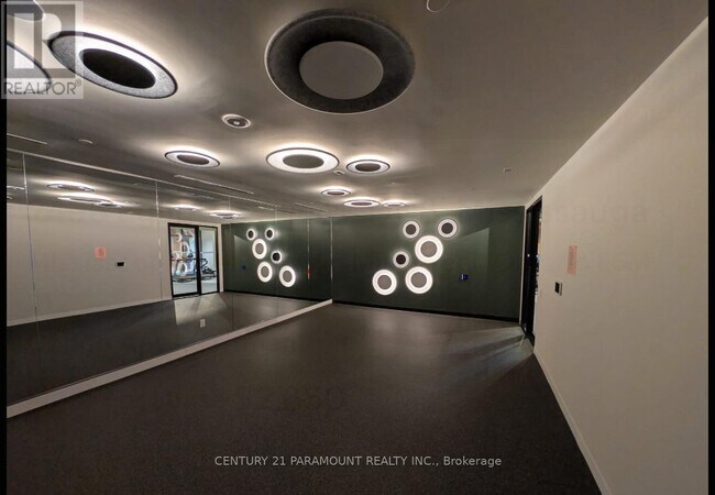 Photo du bâtiment - 2495 Eglinton Ave W