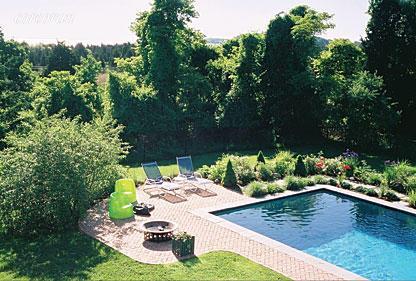 Building Photo - 1 Gardiners Bay Dr