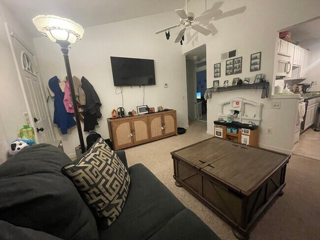 Foto del edificio - 3489 Hargrove St